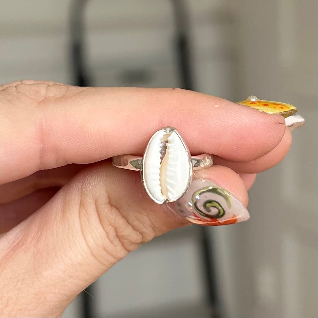 size 6.5 shell ring (thicker band)