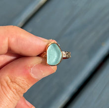 Load image into Gallery viewer, GOLD size 6 turquoise sea glass
