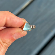 Load image into Gallery viewer, GOLD size 6.5 turquoise sea glass
