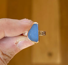 Load image into Gallery viewer, GOLD size 8.5 cornflower blue sea glass
