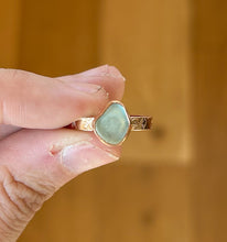 Load image into Gallery viewer, GOLD size 8 turquoise sea glass
