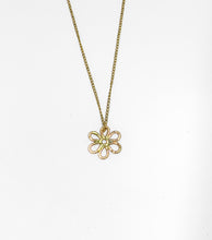 Load image into Gallery viewer, flower necklace
