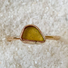 Load image into Gallery viewer, gold sea glass ring (size 8)
