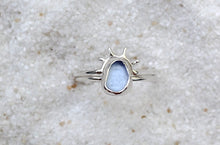 Load image into Gallery viewer, silver periwinkle (size 7) sea glass + sun halo ring set
