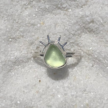 Load image into Gallery viewer, silver sea glass +sun halo set (size 7)

