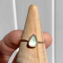 Load image into Gallery viewer, gold sea glass ring (size 7)
