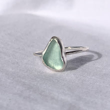 Load image into Gallery viewer, silver sea glass ring (size 6)
